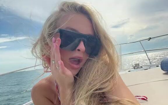 Julia Filippo nude porn from a beautiful teengirl